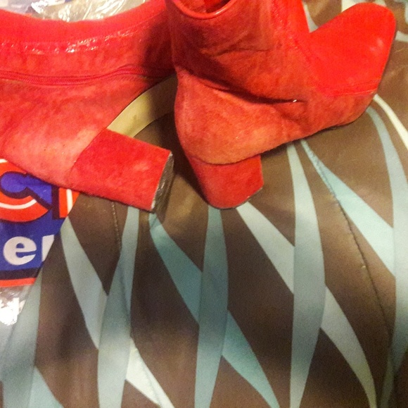 Boots - Picture 2 of 4